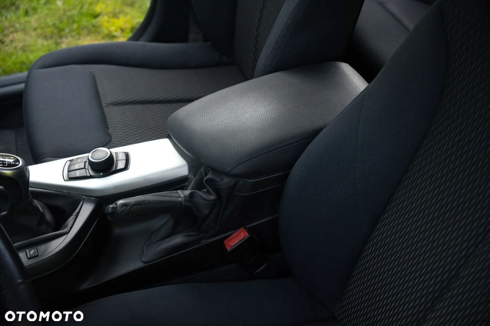 BMW Seria 1 116d EfficientDynamics Edition - 24