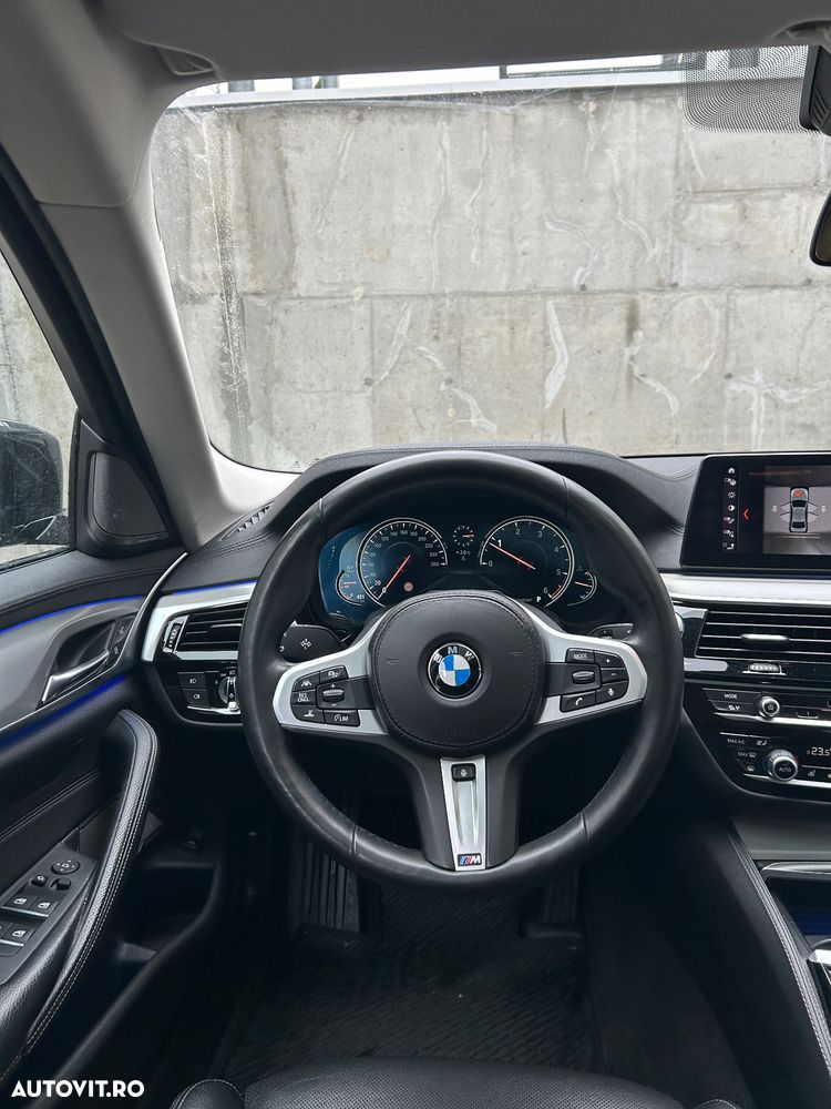 BMW Seria 5 520d xDrive AT - 14