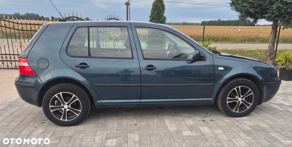 Volkswagen Golf - 8