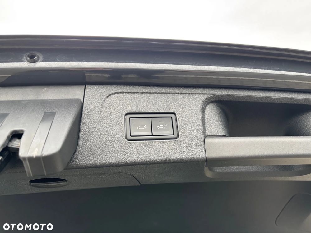 Volkswagen Passat Variant 2.0 TSI Business DSG - 11