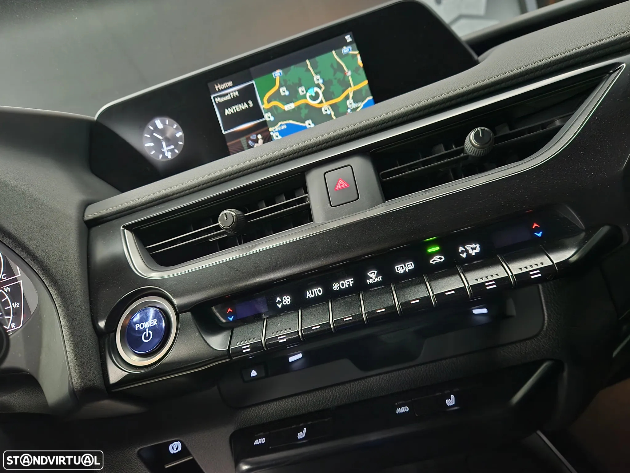 Lexus UX 250h Special Edition (LCA) - 16