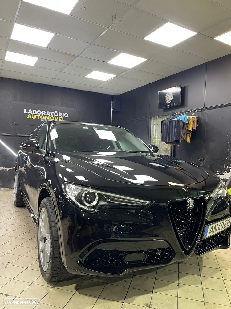 Alfa Romeo Stelvio 2.0 Turbo 16V AT8-Q4 Veloce - 3