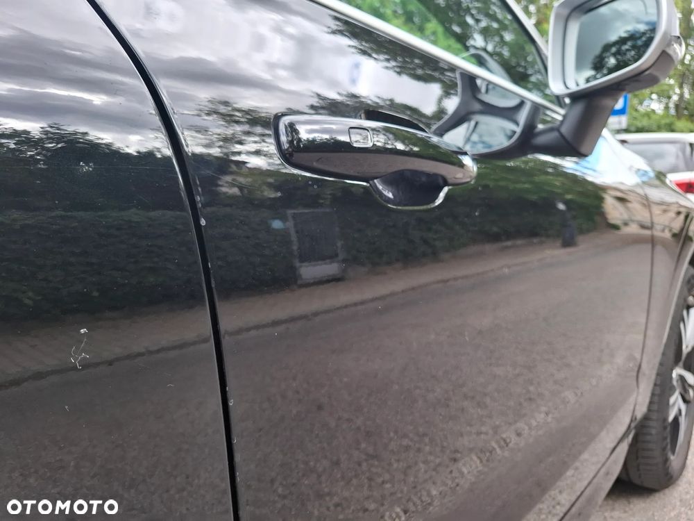 Volvo XC 60 D4 AWD R-Design - 13