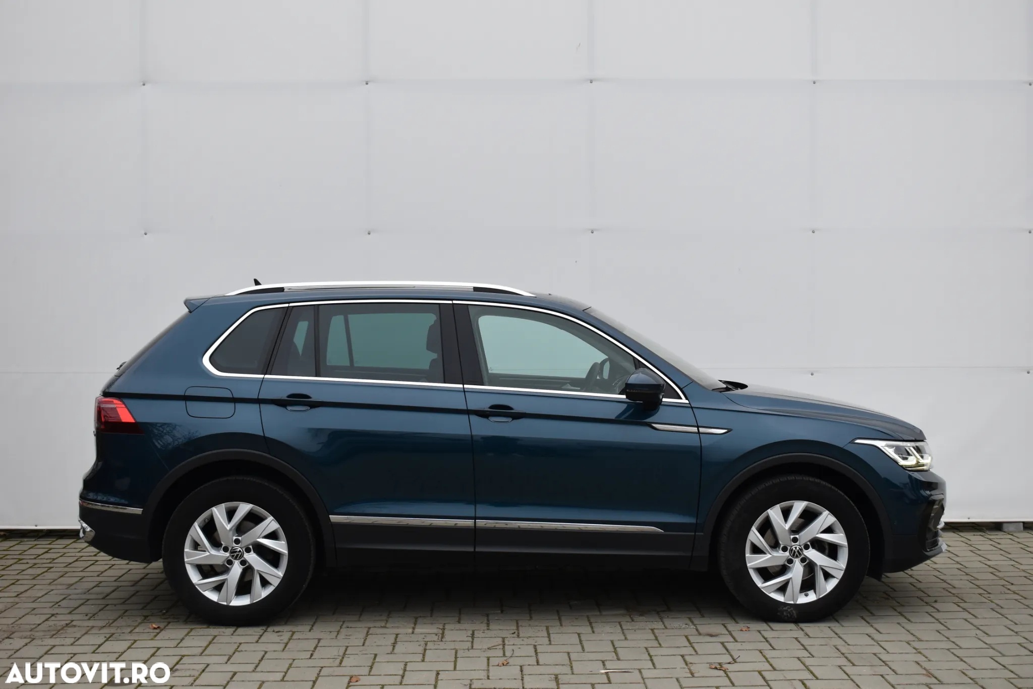 Volkswagen Tiguan 2.0 TDI SCR DSG 4Motion Elegance - 3