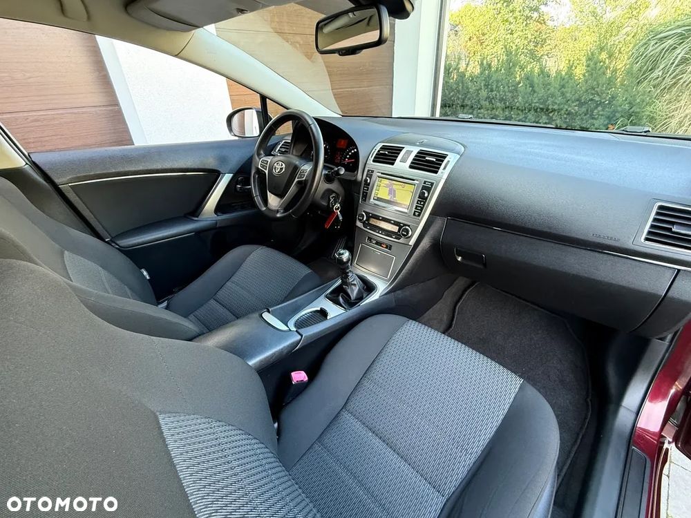 Toyota Avensis 1.8 Sol - 25