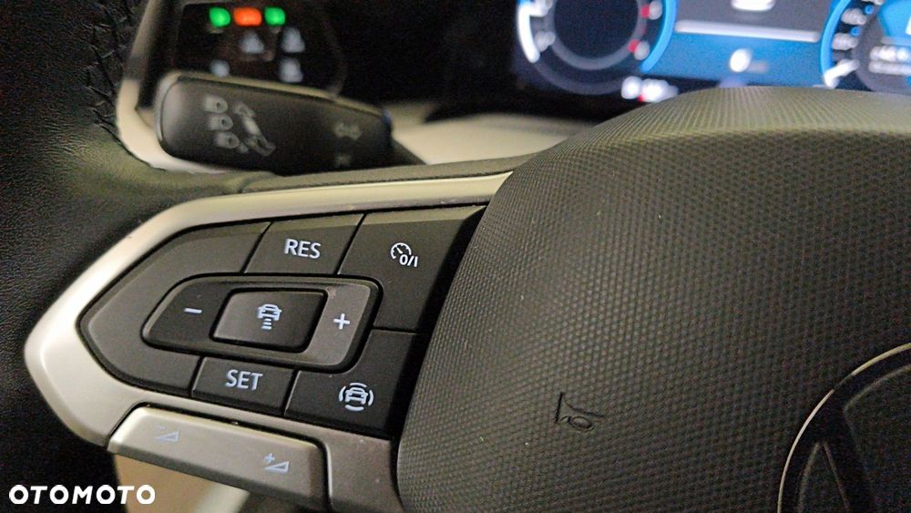 Volkswagen Golf 2.0 TDI Life - 22