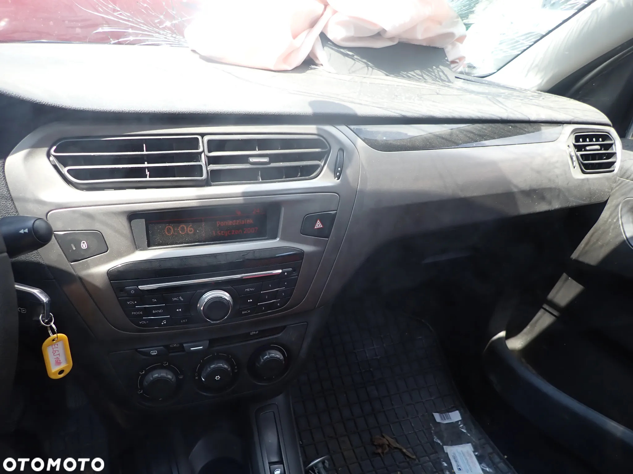 CZĘŚCI - Peugeot 301 1,6 EHDI BLUE HDI BHY 99KM 5B SEDAN 2018r. lakier KCA INDEX - 8342 - 8
