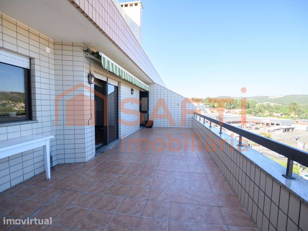 T2 DUPLEX COM TERRAÇO - Grande imagem: 3/34