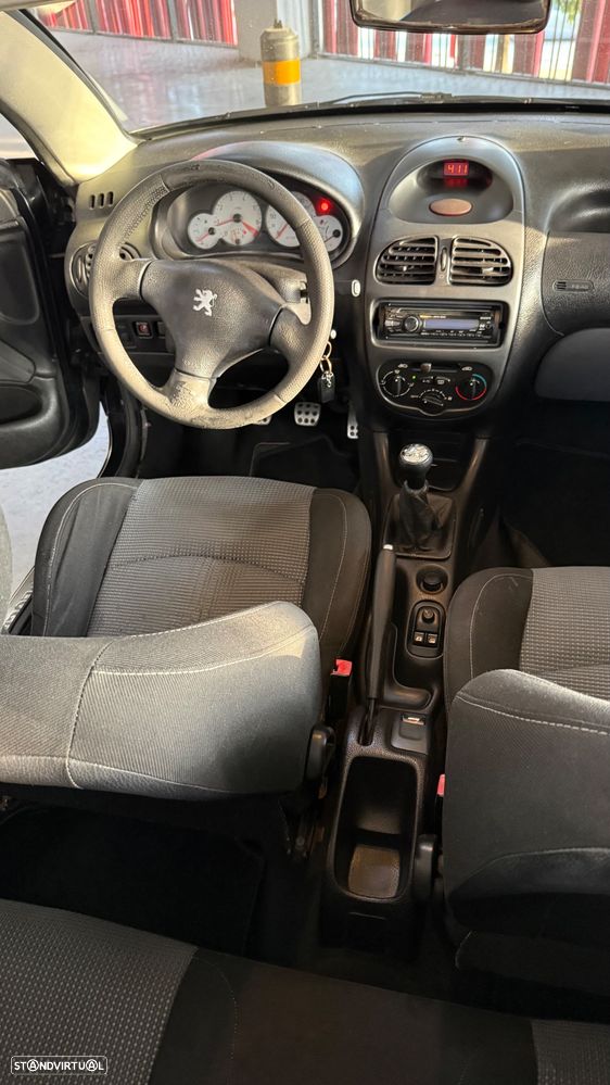 Peugeot 206 CC 1.6 - 10