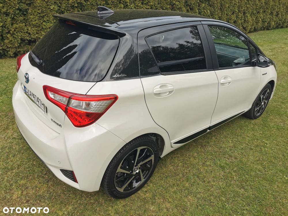 Toyota Yaris Hybrid 100 Selection - 7
