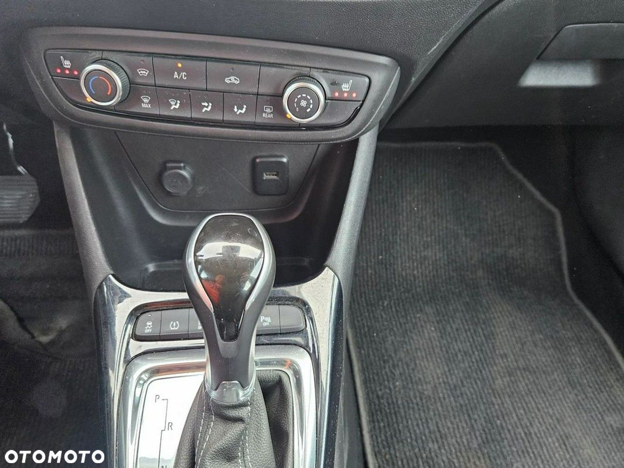 Opel Crossland X - 14
