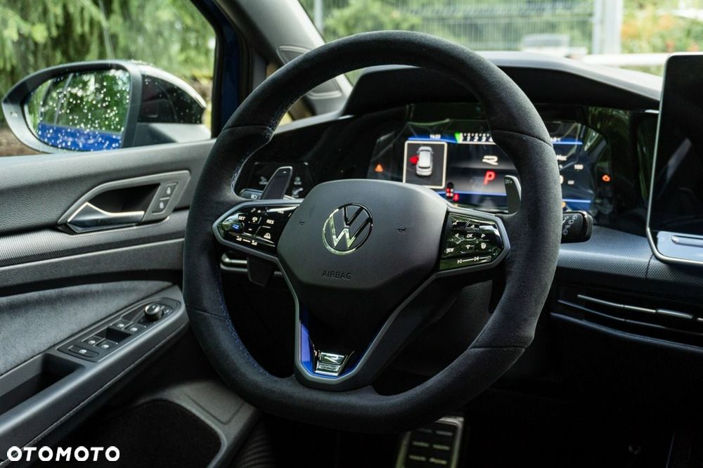 Volkswagen Golf - 23