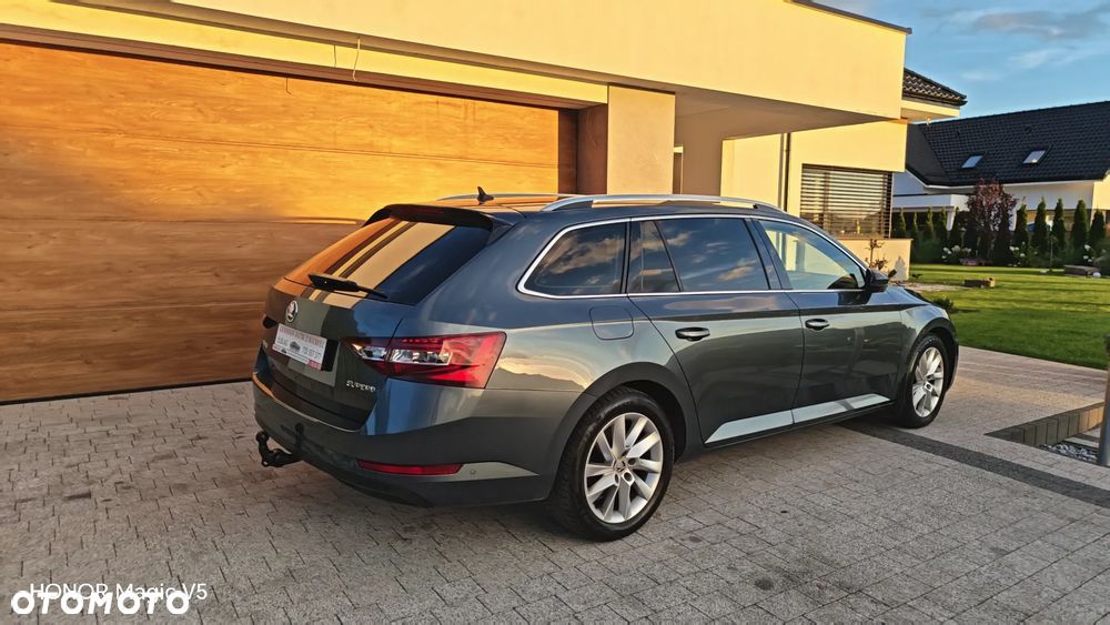Skoda Superb 2.0 TDI DSG Premium Edition - 39