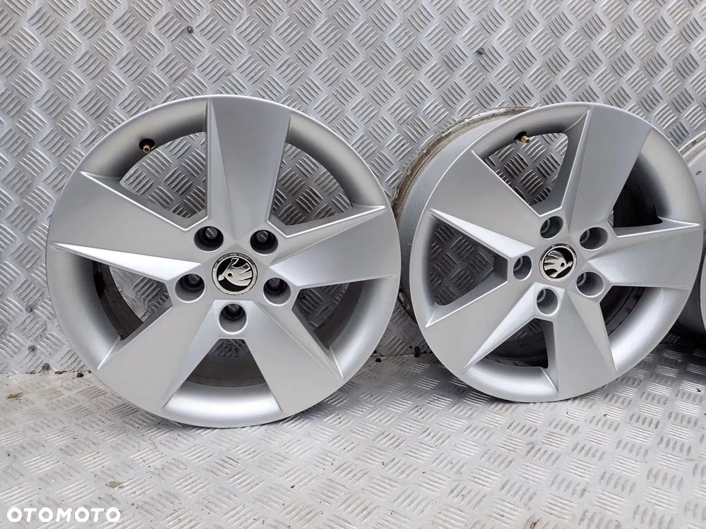 FELGI ALUMINIOWE SKODA OCTAVIA III 6,5JX16 ET46 5E0601025H - 4