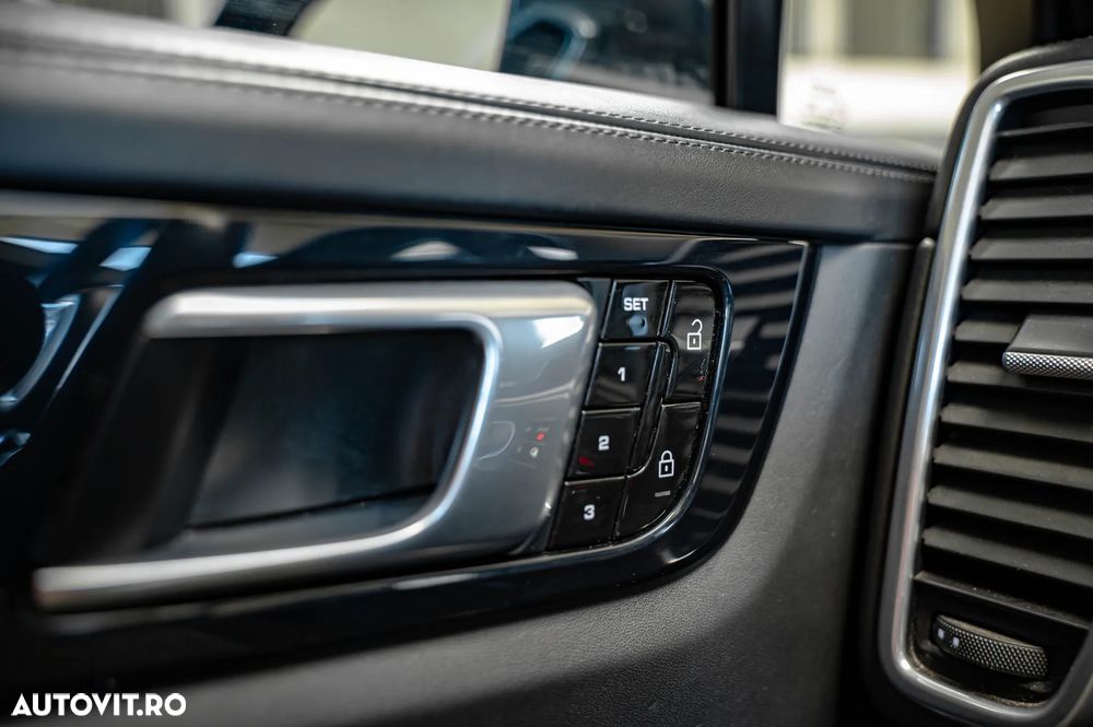 Porsche Cayenne E-Hybrid Tiptronic S - 10