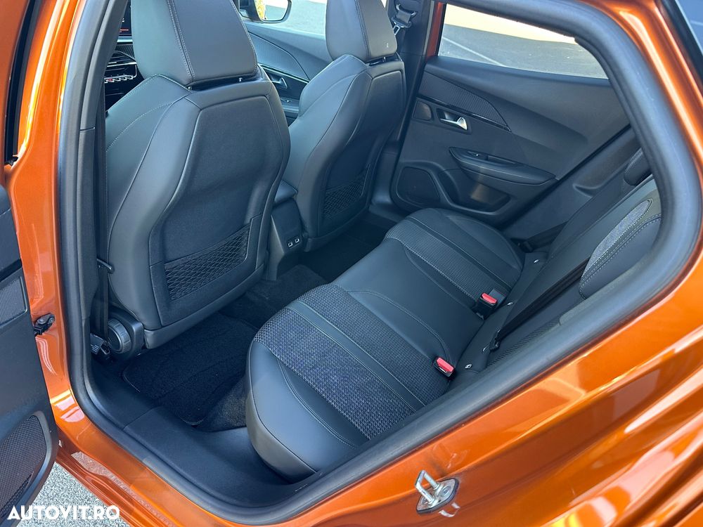 Peugeot 2008 1.2 L PureTech STT EAT8 GT Line - 31