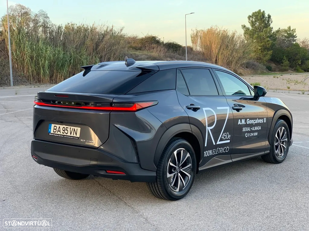 Lexus RZ 450e Executive Plus - 37