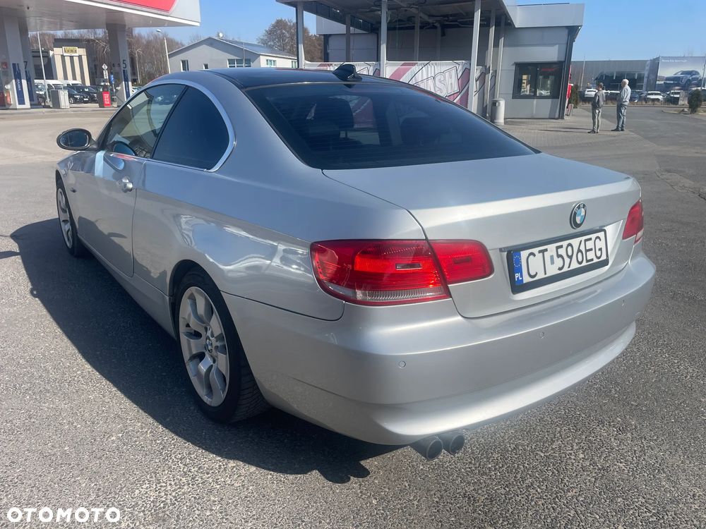 BMW Seria 3 325i - 5
