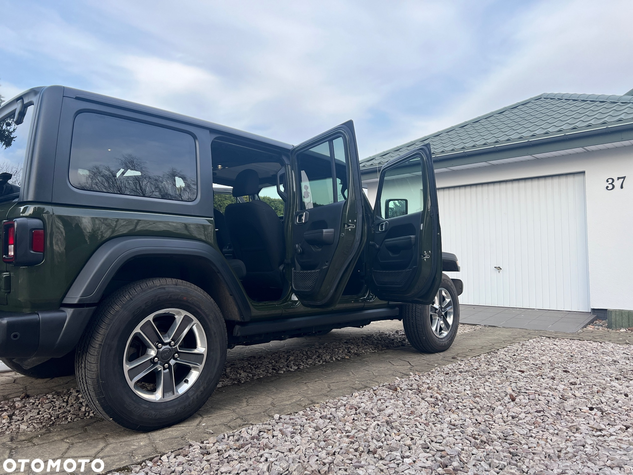 Jeep Wrangler - 12