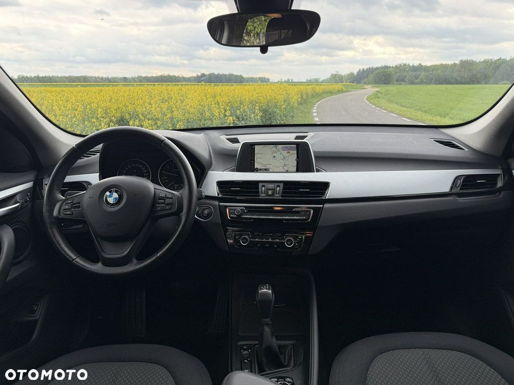 BMW X1 xDrive20i Advantage - 4