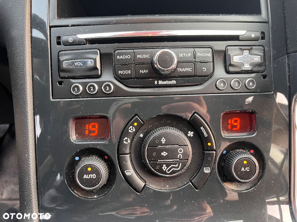 Peugeot 3008 HDi 115 Active - 15