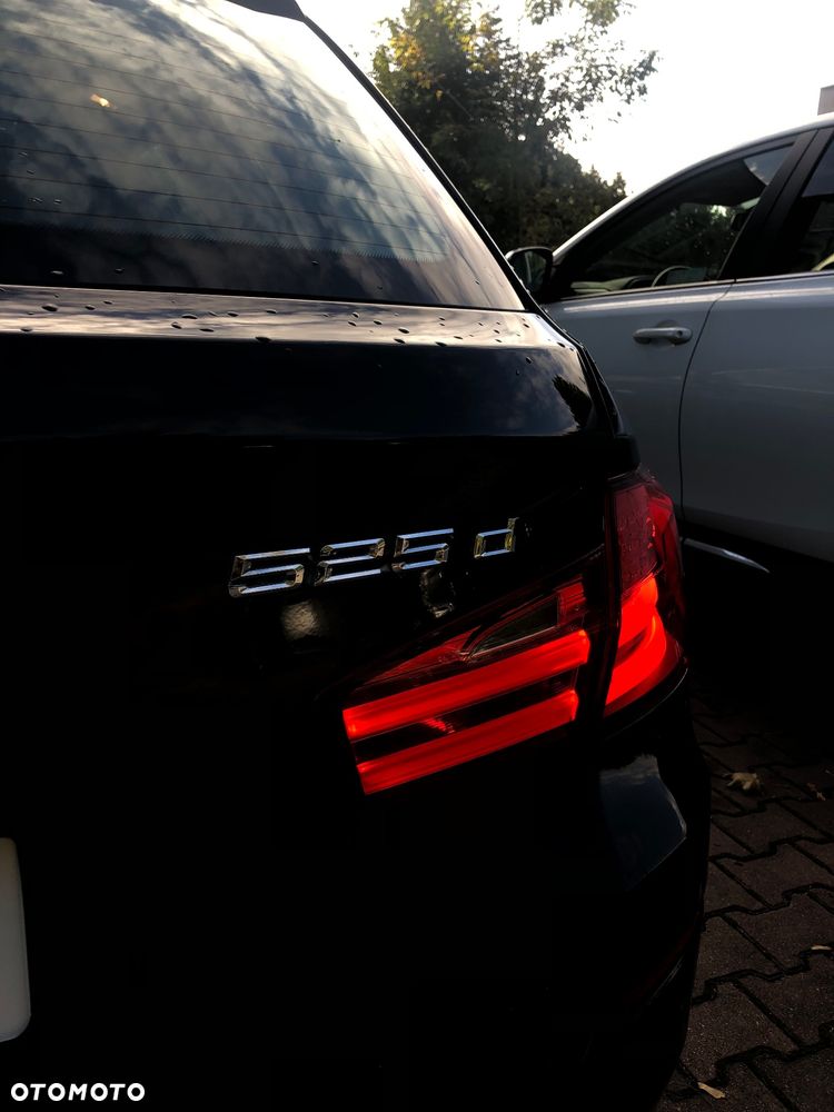 BMW Seria 5 525d Touring - 11