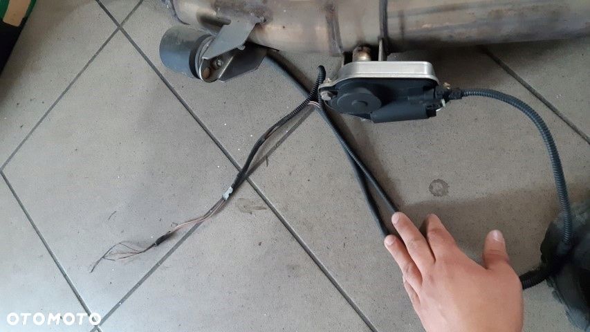 BMW G30 G31 wydech tłumik 8582068 - 6