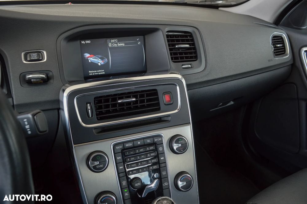 Volvo S60 D3 Geartronic Momentum - 23