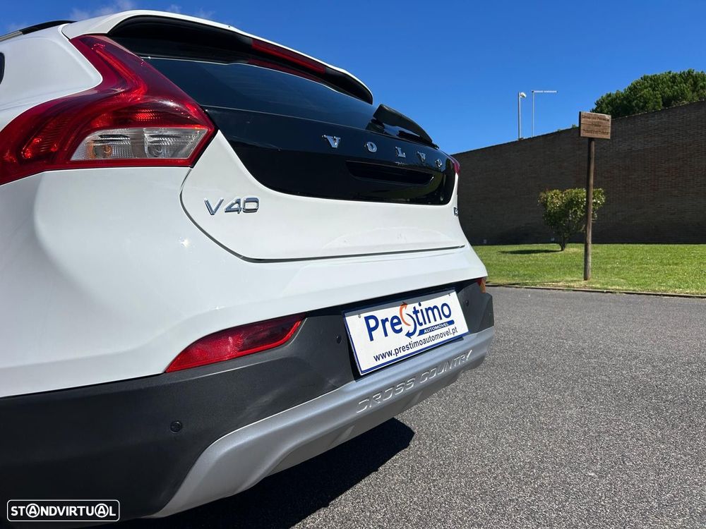 Volvo V40 Cross Country 2.0 D2 Summum - 33