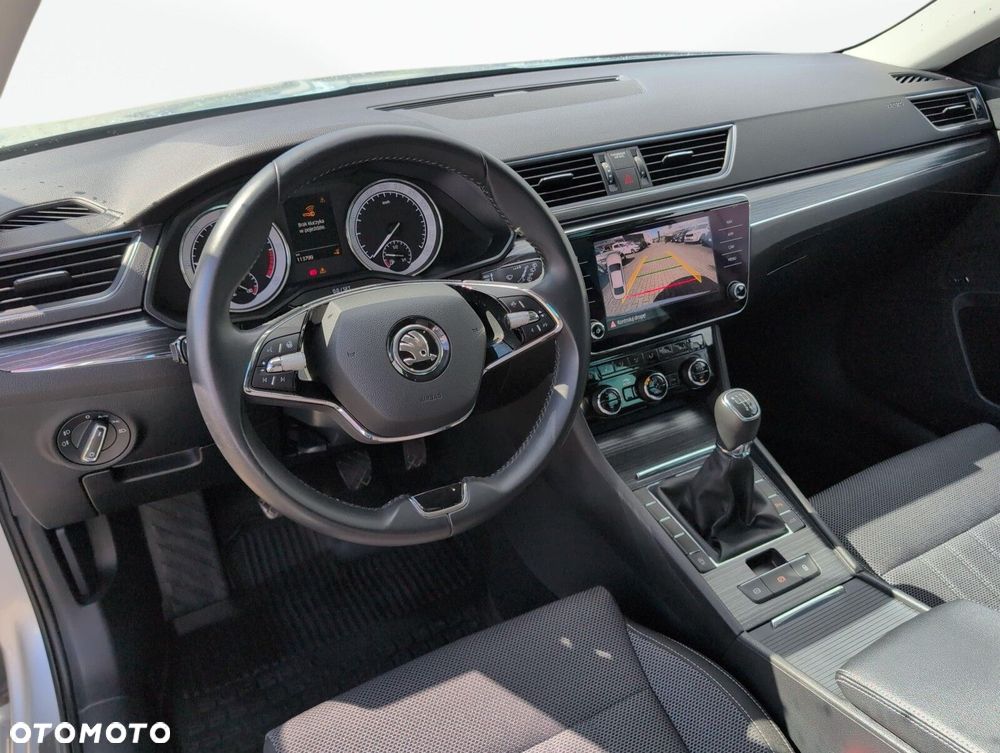 Skoda Superb 2.0 TDI SCR Style - 22