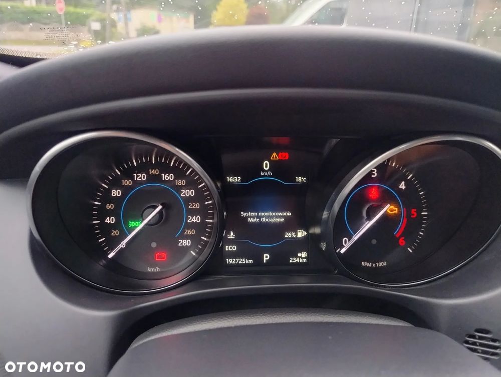 Jaguar XE 2.0 D R-Sport - 30