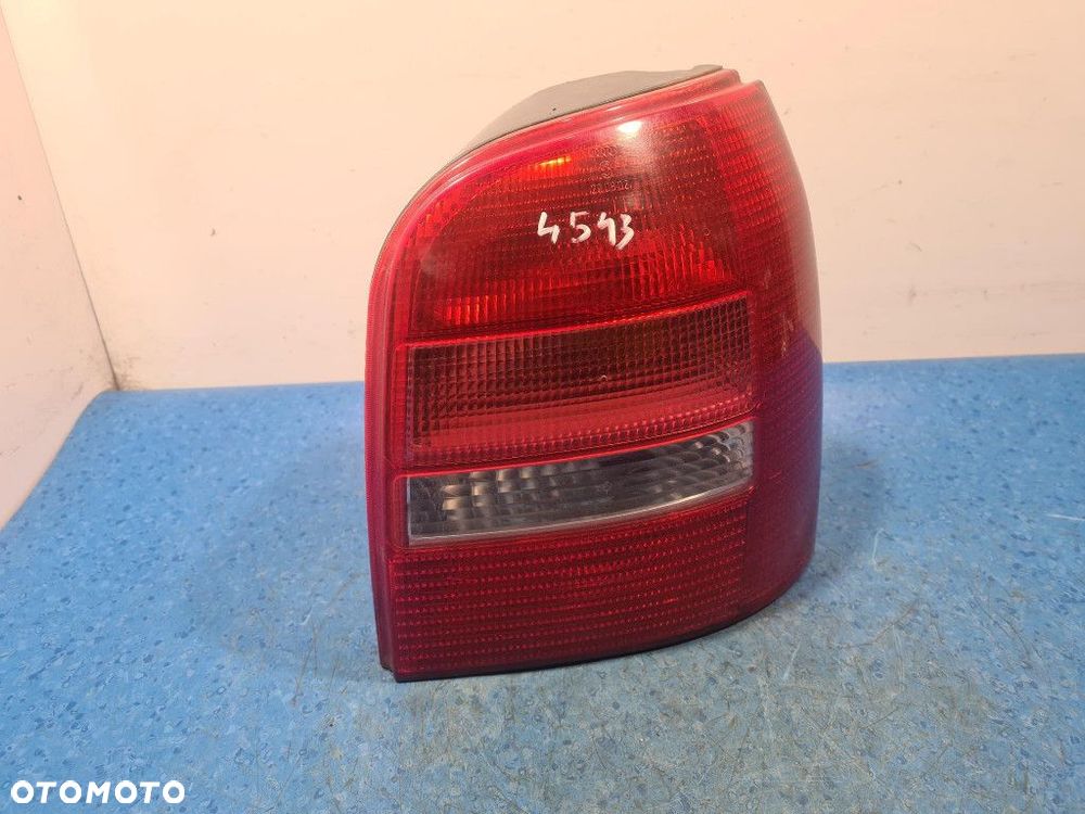 AUDI A4 B5 LIFT KOMBI  LAMPA TYŁ PRAWA ZEWNĘTRZNA - 1