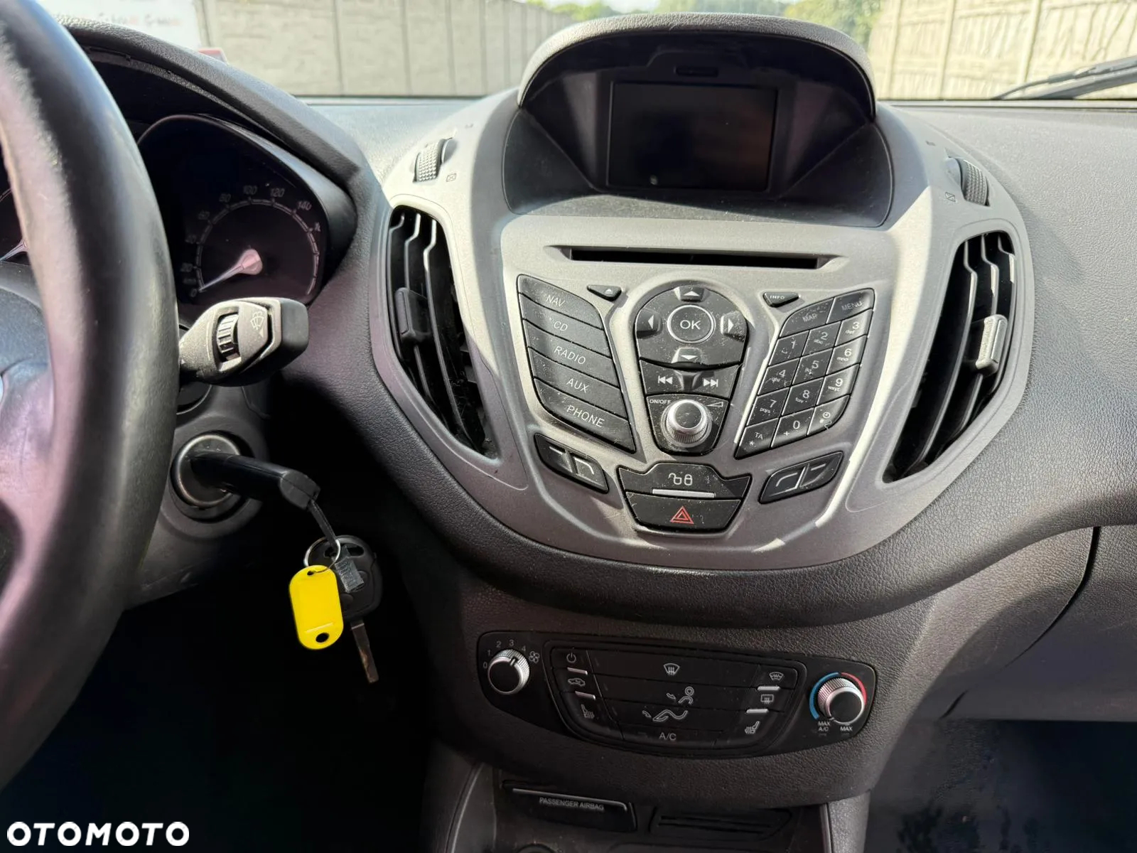 Ford Transit Courier - 9