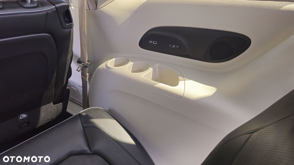 Chrysler Pacifica - 30