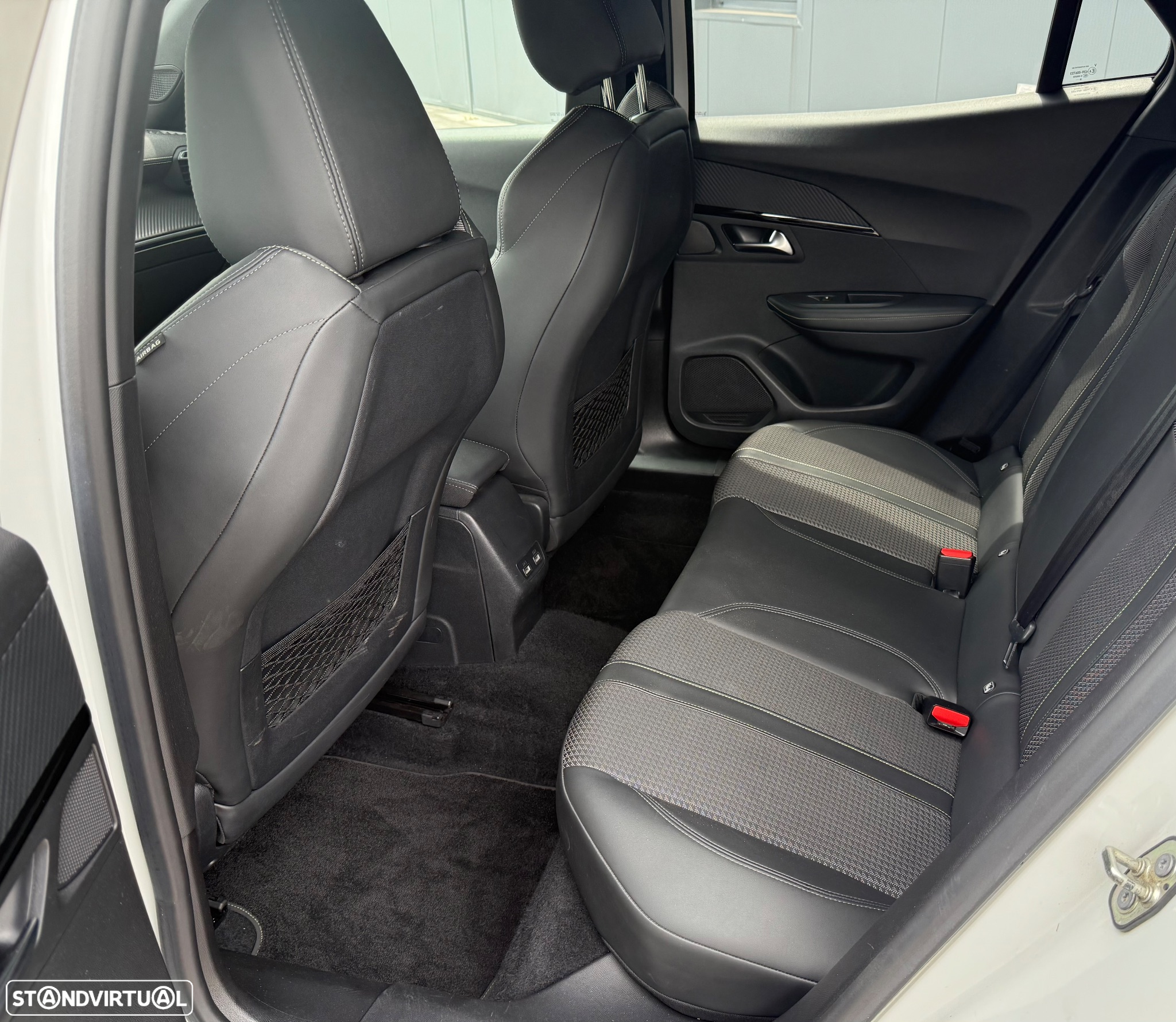 Peugeot 2008 1.2 PureTech GT Line EAT8 - 11