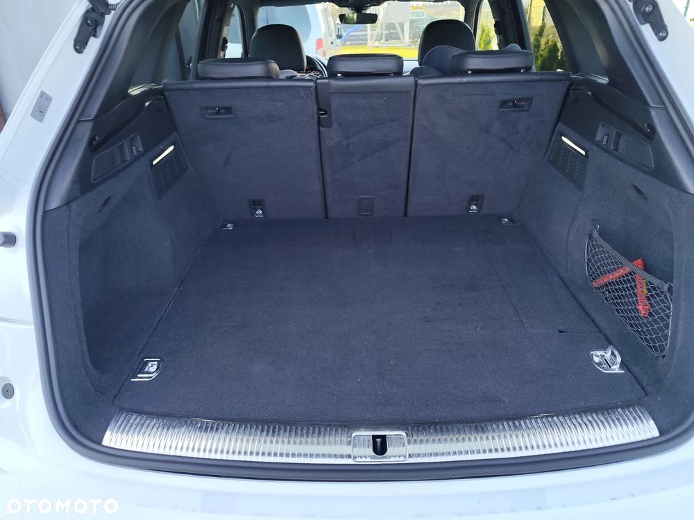 Audi Q5 55 TFSIe quattro S tronic S line business - 29