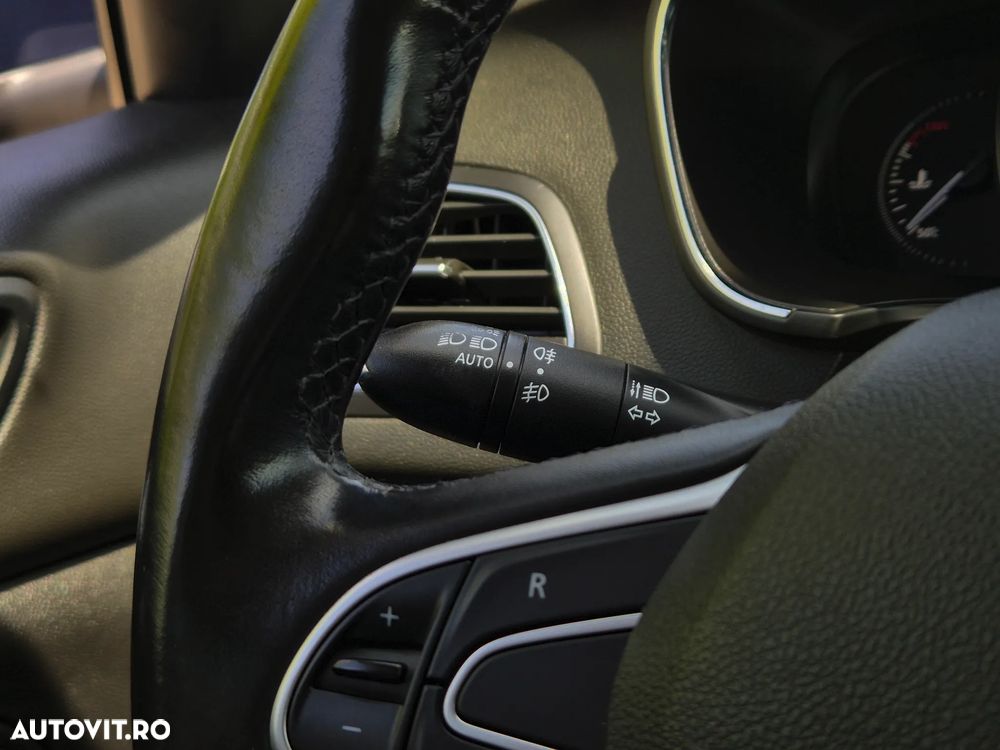 Renault Megane BLUE dCi EDC Intens - 18