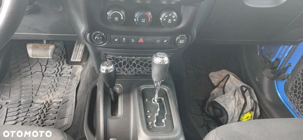 Jeep Wrangler - 17