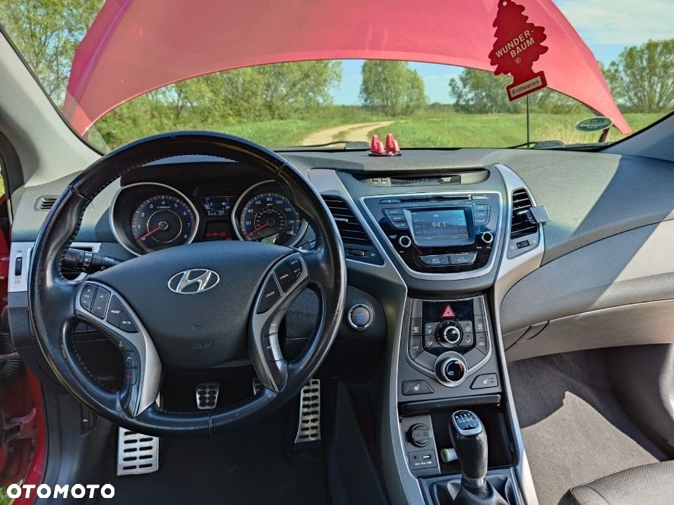 Hyundai Elantra 1.8 GLS - 2