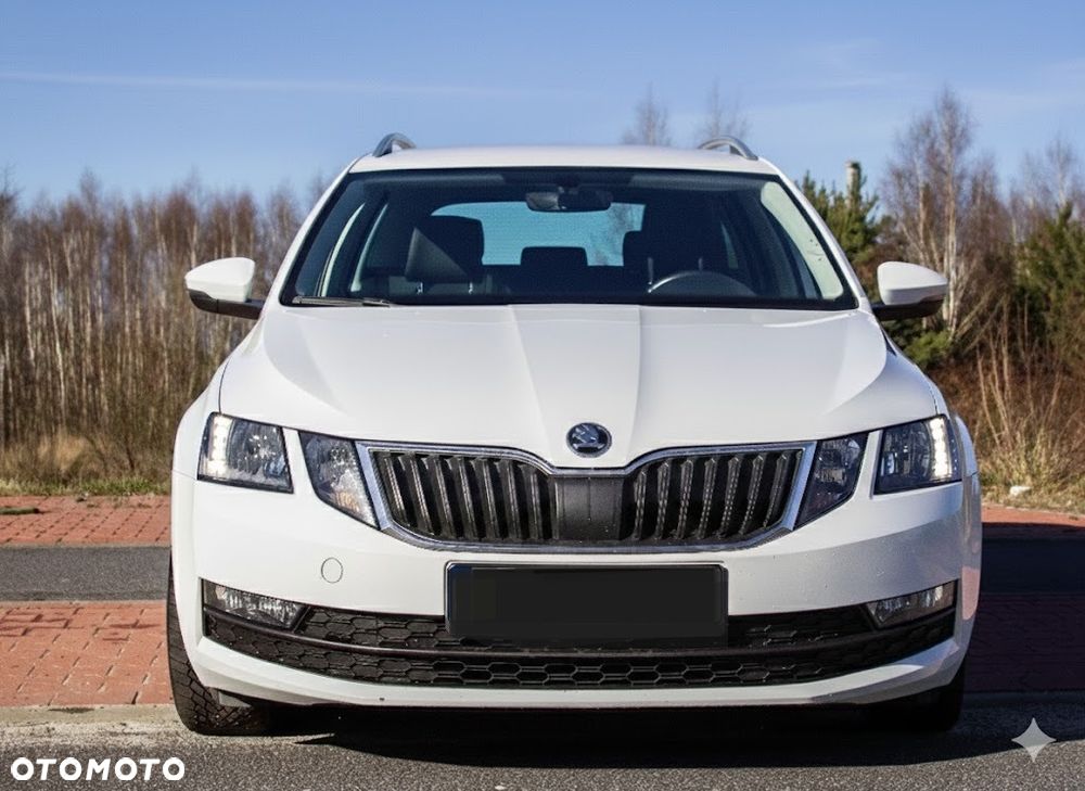 Skoda Octavia 1.6 TDI DSG Clever - 4