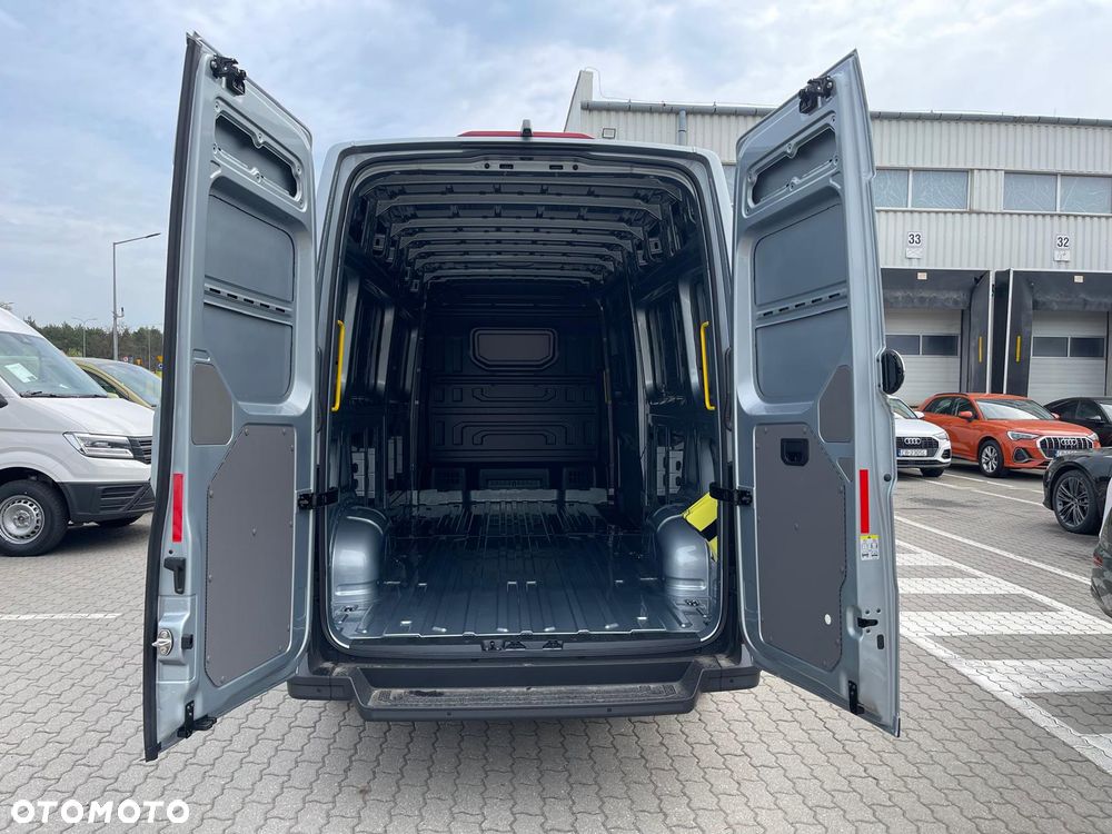 Volkswagen Crafter - 12