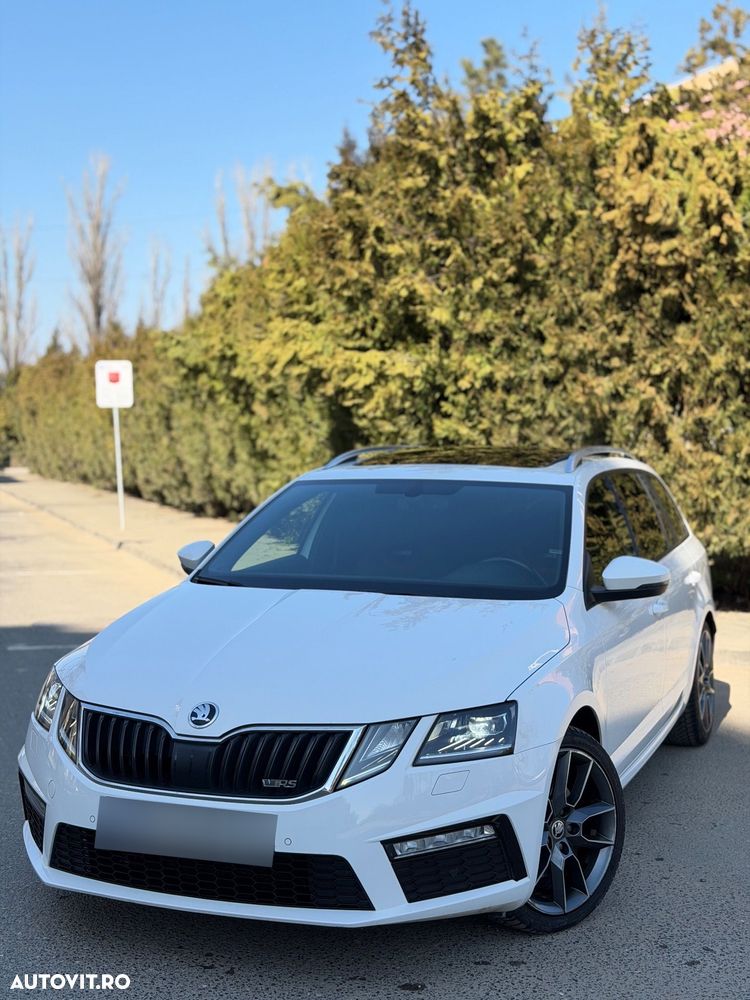 Skoda Octavia 2.0 TDI DSG RS - 9