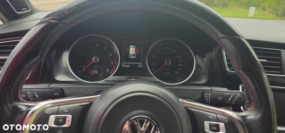 Volkswagen Golf - 7