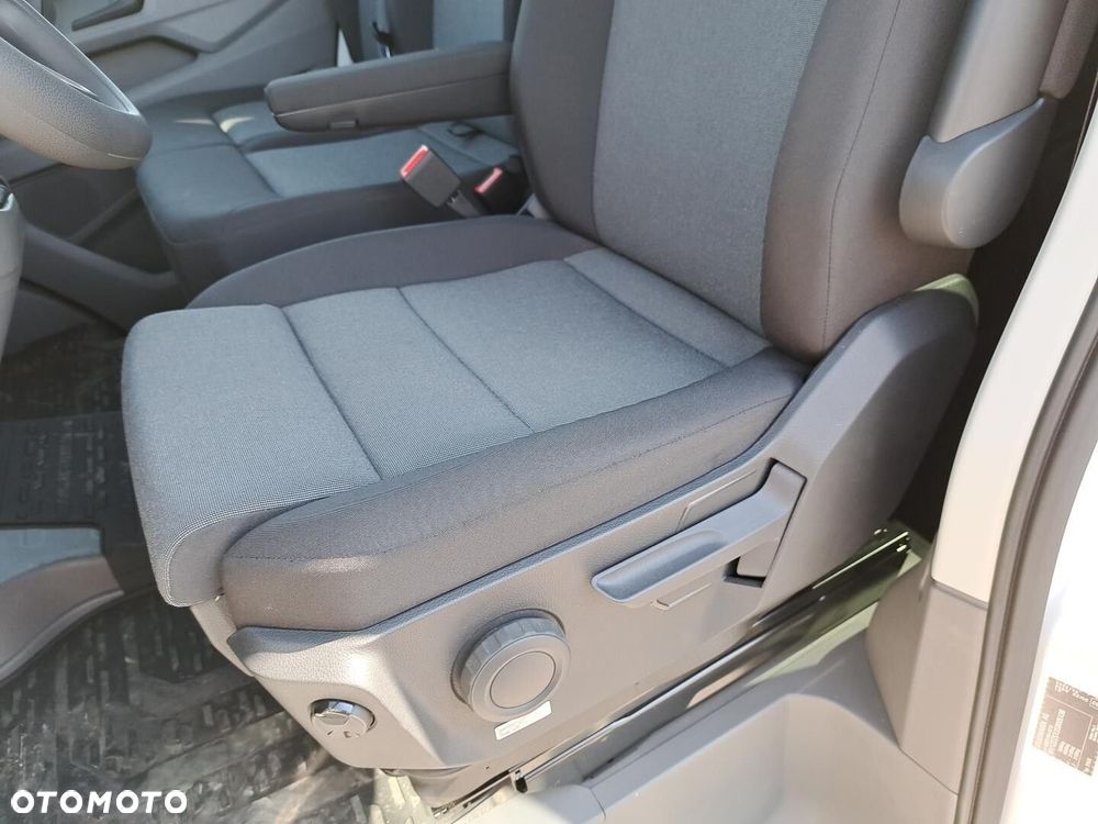 Volkswagen Crafter 35 Furgon, 2,0 TDI SCR 177KM,  6-bieg man., r.o: 4490 mm - 17