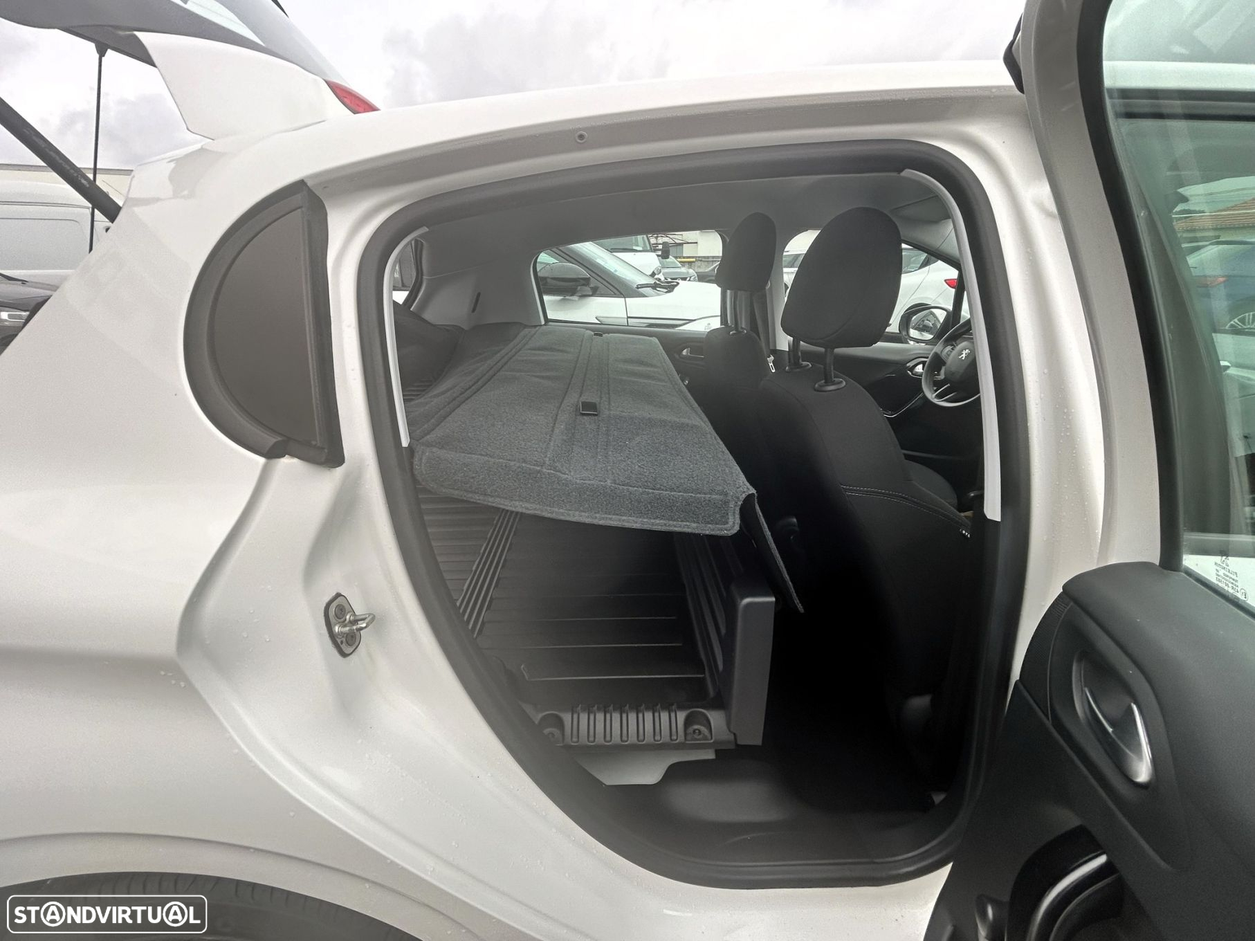 Peugeot 208 1.5 BLUEHDI VAN GPS - 23