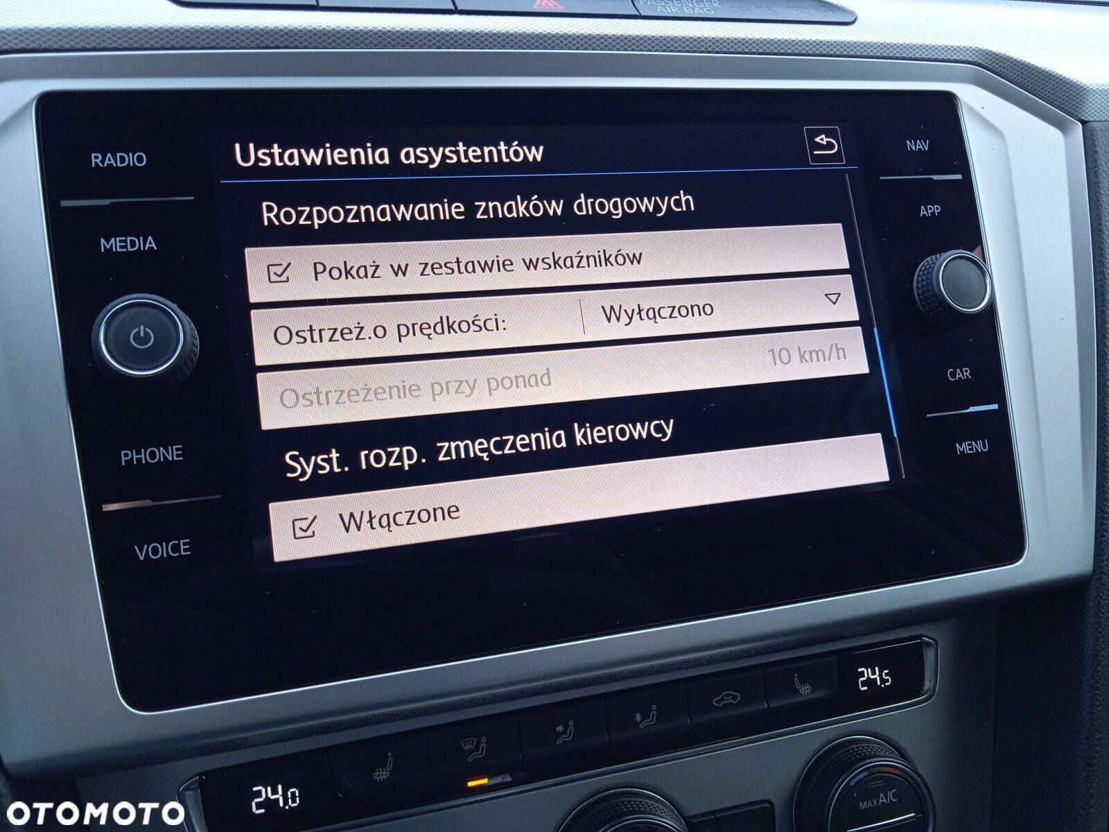 Volkswagen Passat - 25
