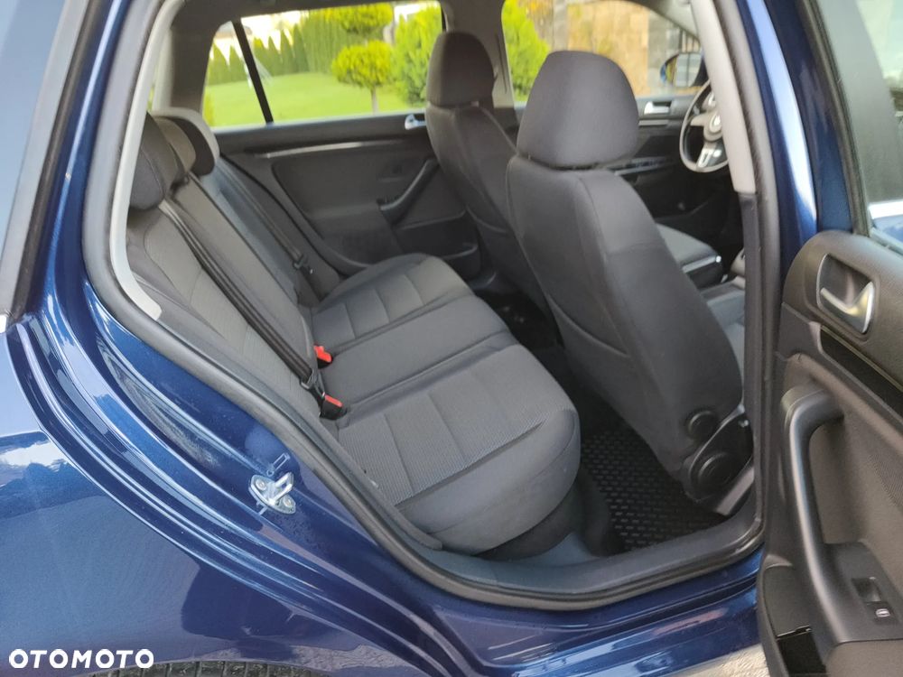 Volkswagen Golf Variant 2.0 TDI DPF Highline - 26