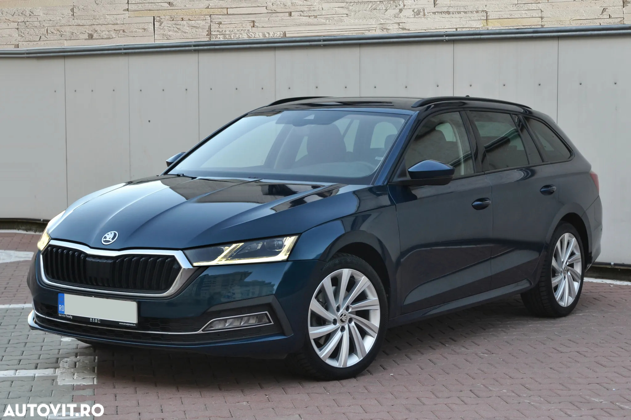 Skoda Octavia Combi 2.0 TDI DSG 4X4 Style - 3