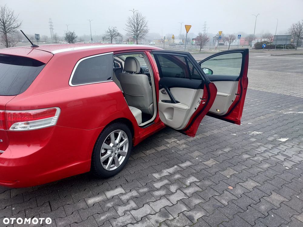 Toyota Avensis 2.0 D-4D Sol plus+NAVI - 19