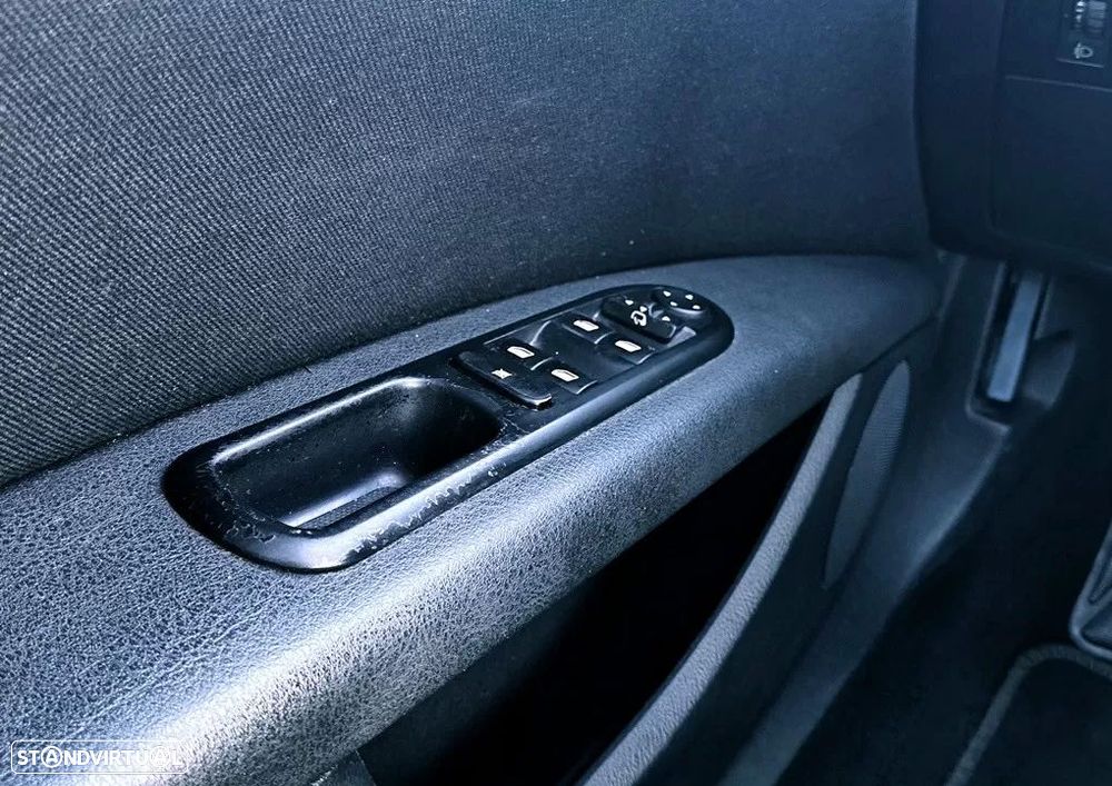 Peugeot 407 2.0 HDi Executive - 19